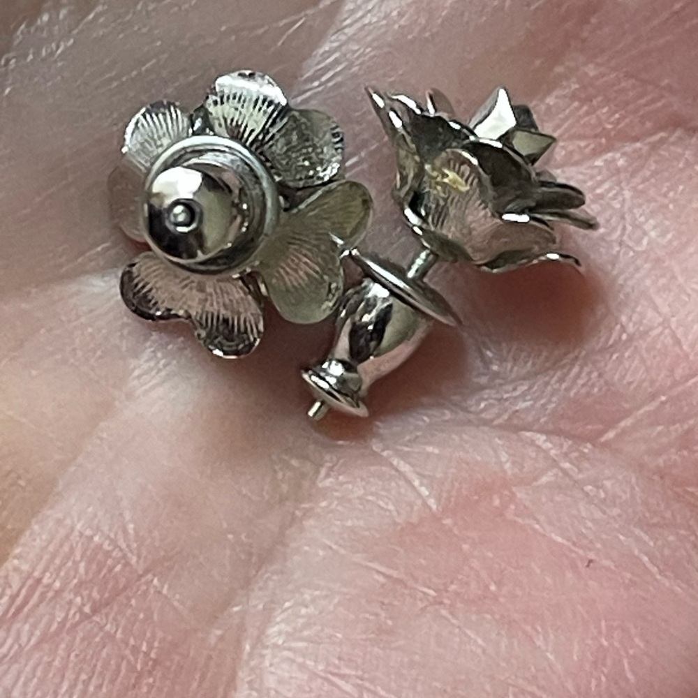 Silver Trifari Rose Floral Stud Earrings - Picture 4 of 6